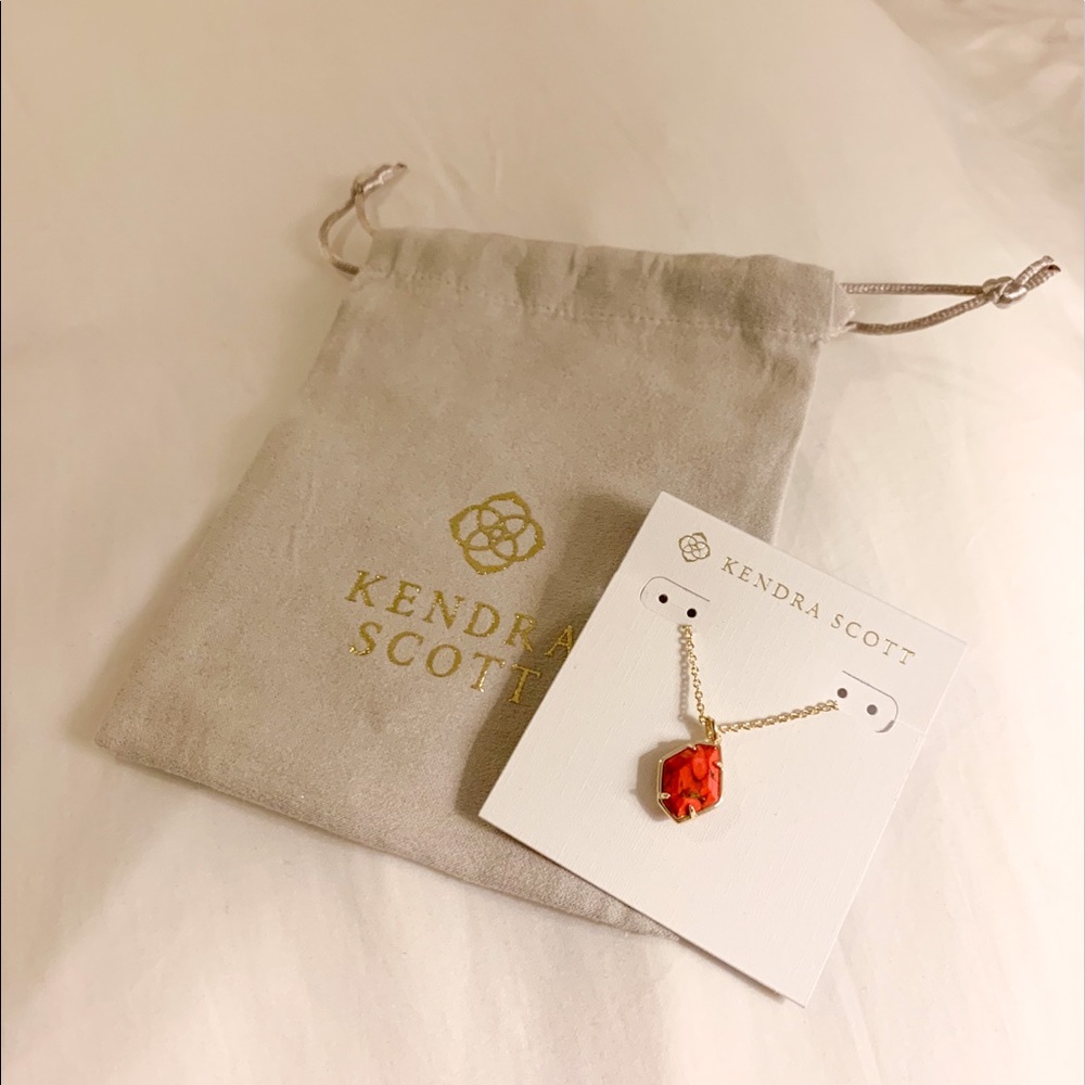 Kendra Scott Ellington Necklace in Red Magnesite